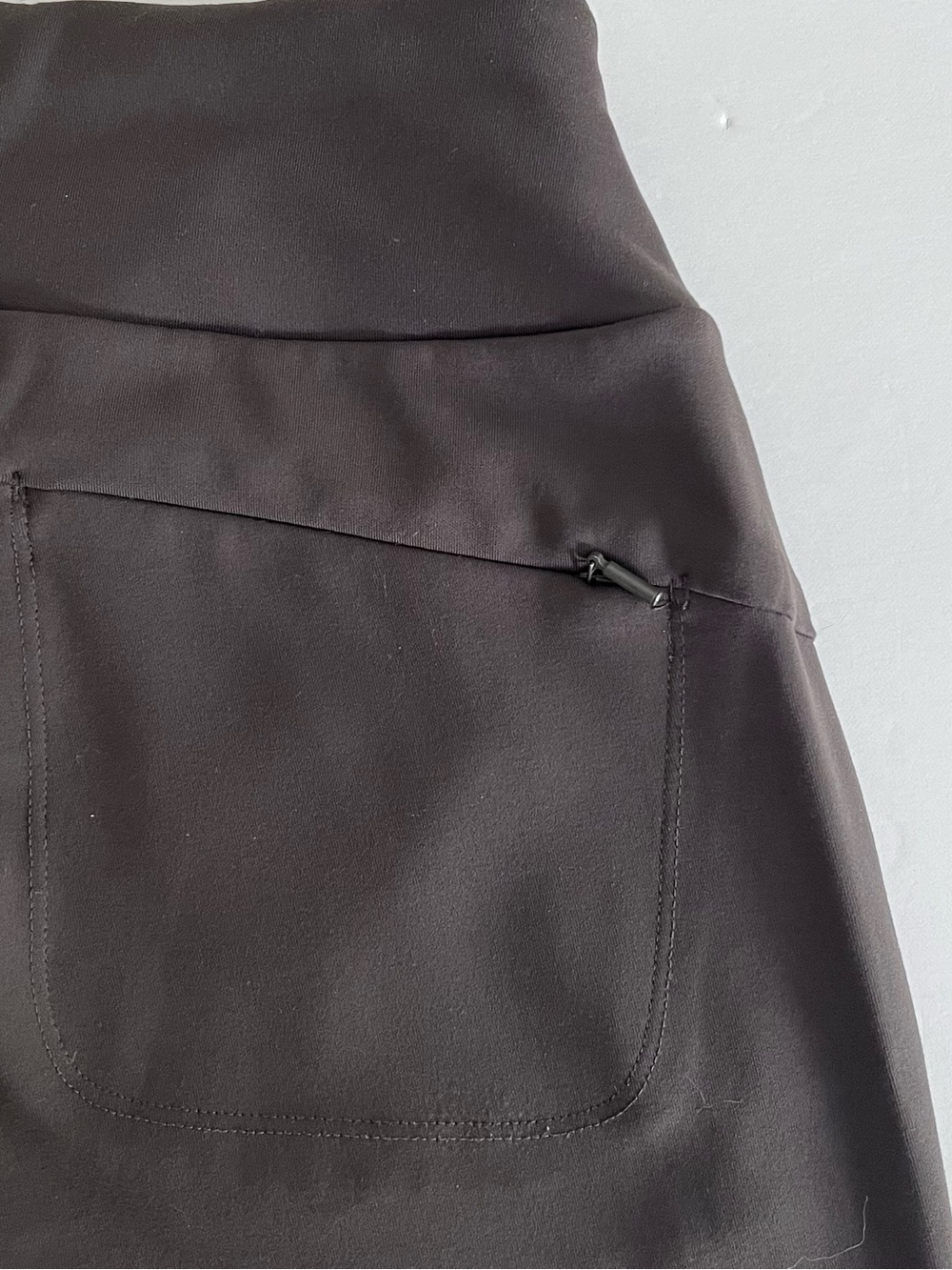 Athleta Cargo Performance Pants Olive Green - Picture 8 of 8